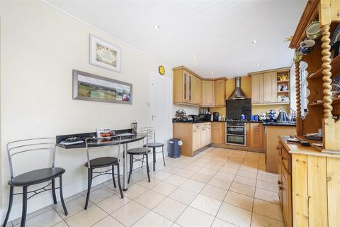 4 bedroom detached house for sale, St. Andrews Close, Dollis Hill