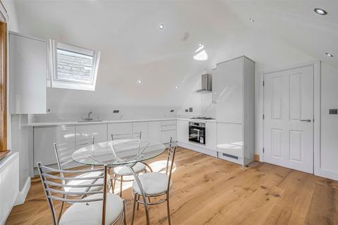 1 bedroom flat for sale, Upper Tollington Park, Stroud Green