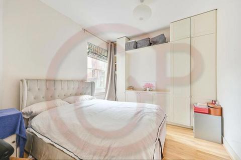 3 bedroom house to rent, Aylmer Road, London