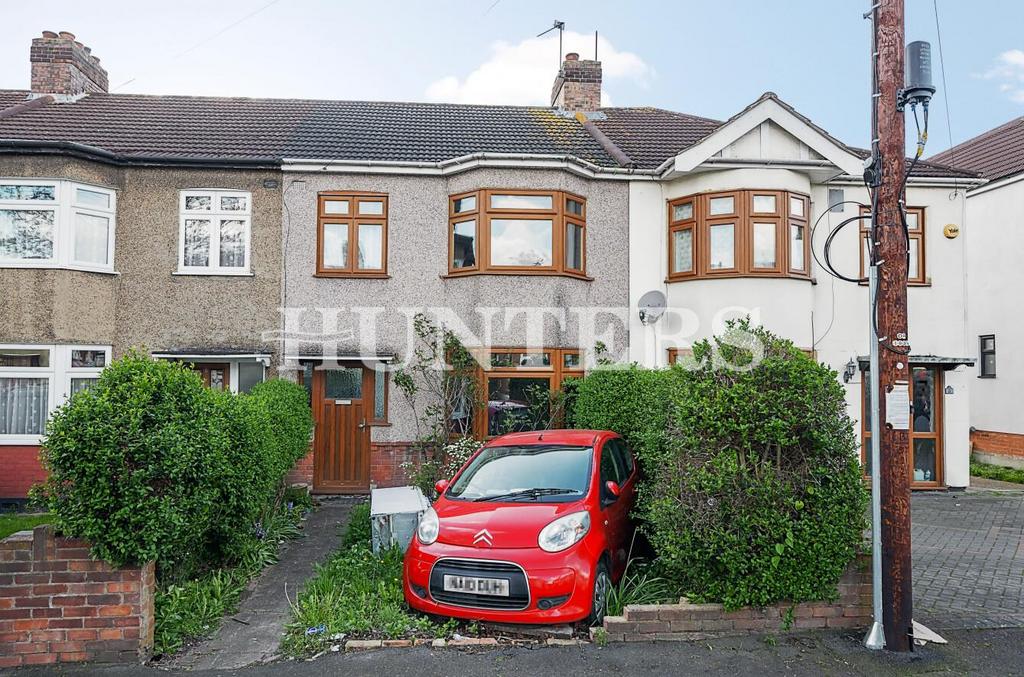 Southdown Road, Hornchurch 3 bed terraced house for sale £400,000