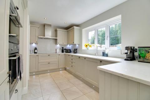 5 bedroom detached house for sale, Millstone Close, Burley In Wharfedale, LS29