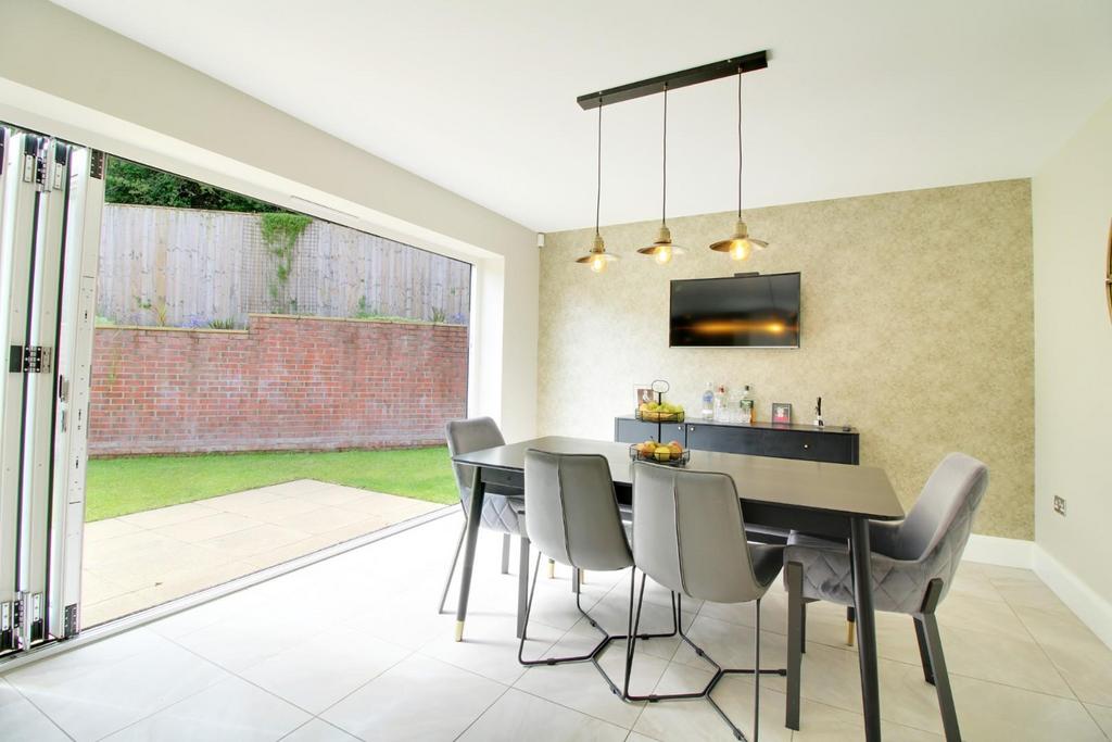 Dining area.jpg