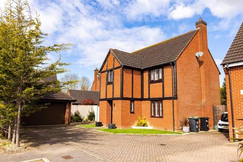 4 bedroom detached house for sale, Larch Way, Dunmow