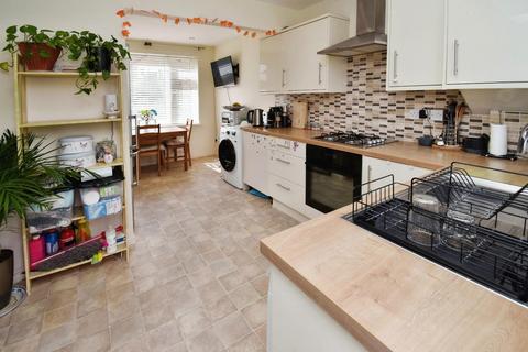 3 bedroom semi-detached house for sale, Horndean Avenue, Wigston