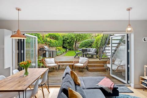 48a Springdale Road, London, N16 9NX