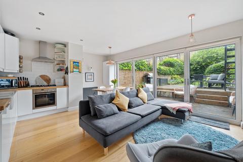 48a Springdale Road, London, N16 9NX