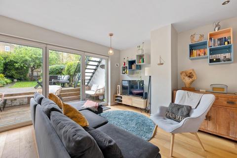 48a Springdale Road, London, N16 9NX