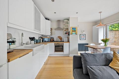 48a Springdale Road, London, N16 9NX