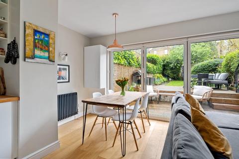 48a Springdale Road, London, N16 9NX