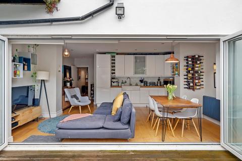 48a Springdale Road, London, N16 9NX