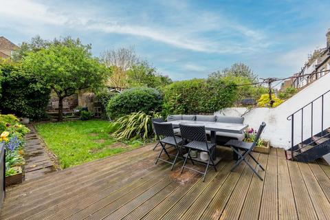 48a Springdale Road, London, N16 9NX