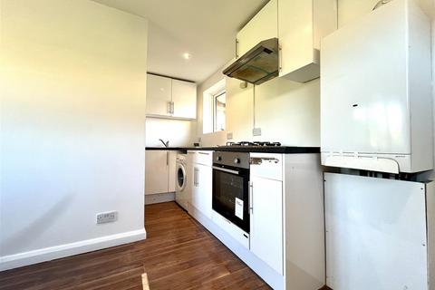 2 bedroom flat to rent, Eleanor Cross Road, Waltham Cross