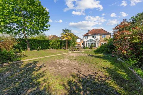 5 bedroom house for sale, Sheepfold Road, Guildford