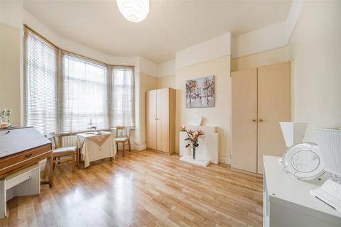 4 bedroom house for sale, Pine Road, London, NW2