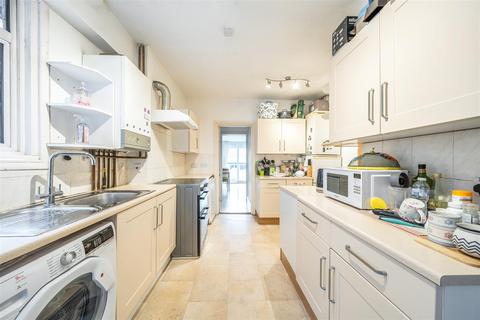 4 bedroom house for sale, Pine Road, London, NW2