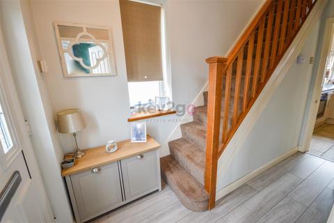 3 bedroom semi-detached house for sale, Hollinsend Road, Sheffield, S12