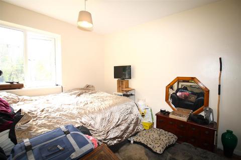 54 Fern Grove, Bletchley, Milton Keynes, MK2 3QF