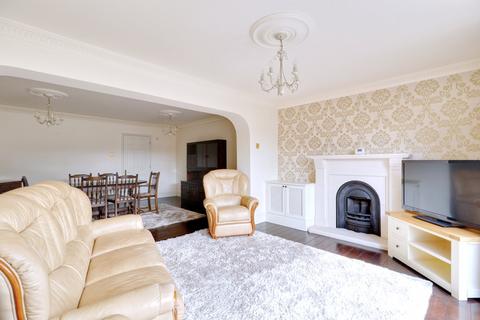1 Louise Gardens, Rainham, RM13 8LH