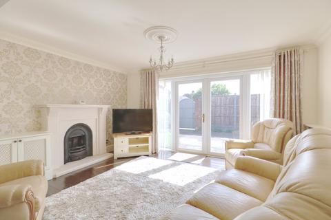 1 Louise Gardens, Rainham, RM13 8LH