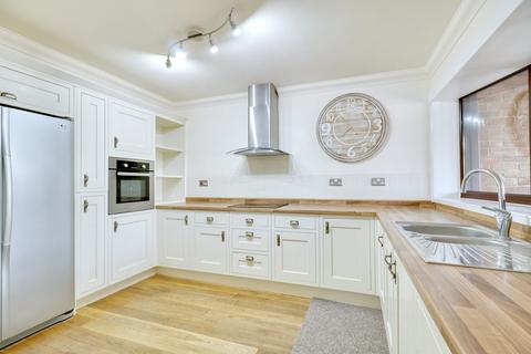 1 Louise Gardens, Rainham, RM13 8LH