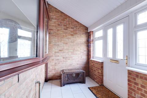 1 Louise Gardens, Rainham, RM13 8LH