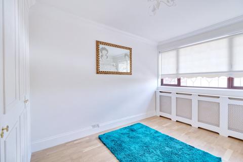 1 Louise Gardens, Rainham, RM13 8LH