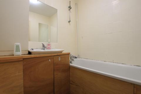 23a Queens Avenue, Greenford, UB6 9BX
