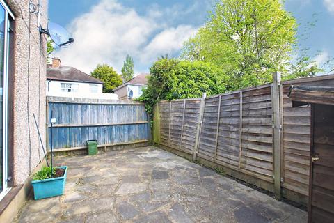 23a Queens Avenue, Greenford, UB6 9BX