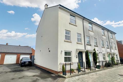 4 bedroom townhouse for sale, Teal Way, Portishead - Viewings To Commence On The 11th May