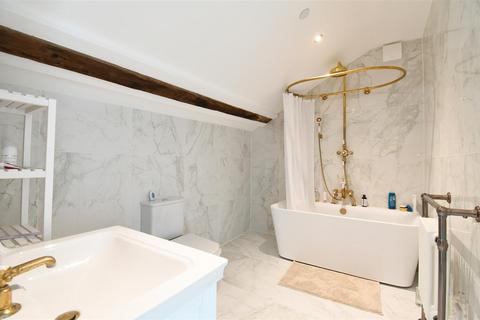 Flat 5, 49 - 51 Parade, Leamington Spa, CV32 4BL