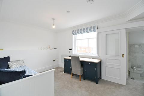 Flat 5, 49 - 51 Parade, Leamington Spa, CV32 4BL