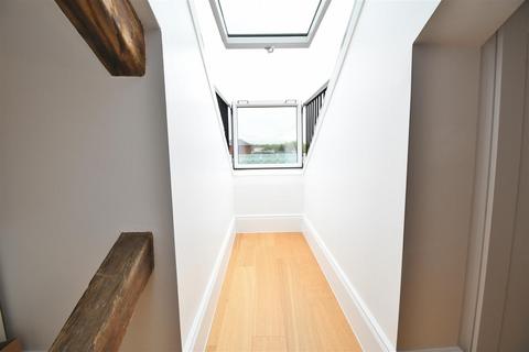 Flat 5, 49 - 51 Parade, Leamington Spa, CV32 4BL
