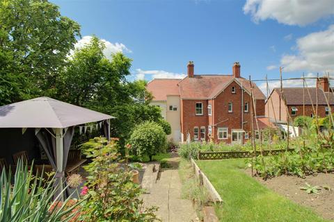 4 bedroom detached house for sale, Stroud Road, Gloucester, GL4 0BB