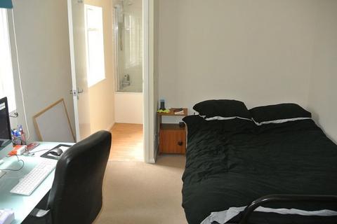 2 bedroom flat to rent, Portland Place, Brighton, BN2 1DG