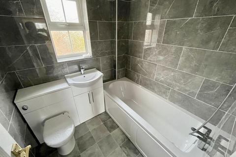 2 bedroom terraced house to rent, Villiers Close, Luton