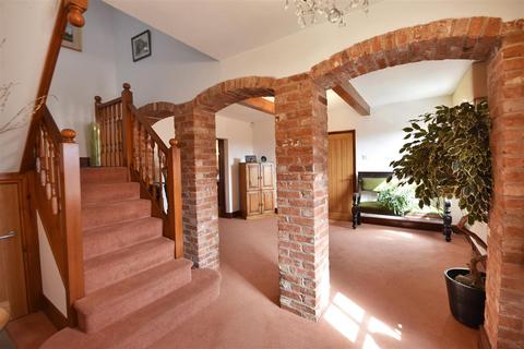 5 bedroom farm house for sale, Corner Farm, Grassthorpe, Newark NG23 6QZ