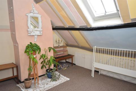 undefined, St. Leonards Court, Newark