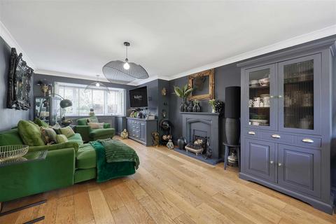 4 bedroom detached house for sale, Primrose Hill, Brentwood