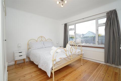 10 Beach Road, Westward Ho, Bideford, EX39 1HQ
