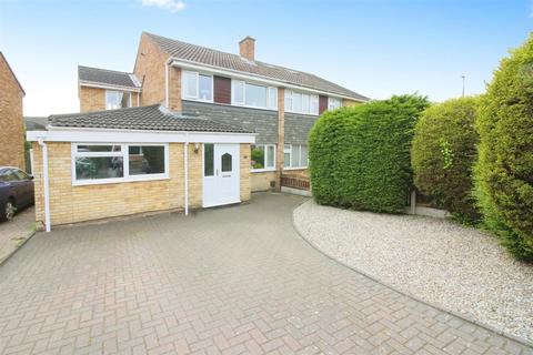 4 bedroom semi-detached house for sale, Holly Bank, Leeds LS25