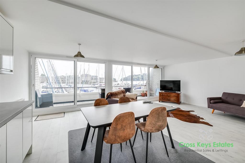 Open Plan Living Room / Kitchen / Dinning Room
