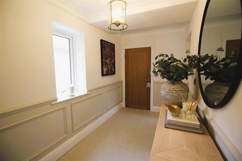 3 bedroom semi-detached house for sale, Delph Hill Close, Bradford BD12