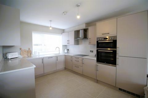 3 bedroom semi-detached house for sale, Delf Hill Close, Bradford BD12