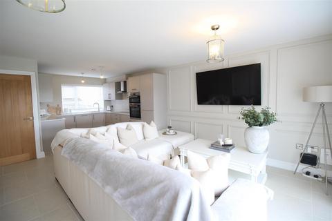 3 bedroom semi-detached house for sale, Delf Hill Close, Bradford BD12