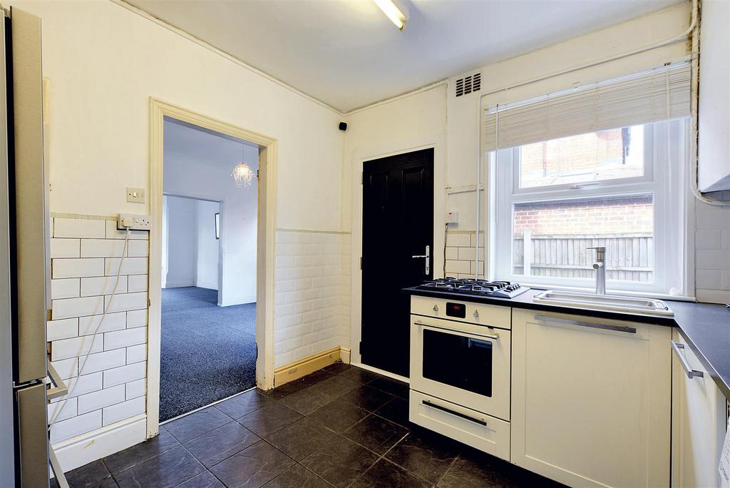 Kitchen 4.jpeg