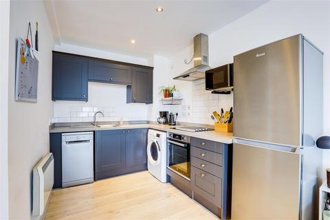 1 bedroom flat for sale, Queens Road, City Centre NG2