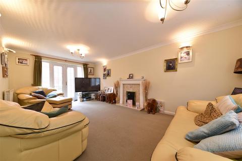 5 bedroom detached house for sale, Quantock Close, Stevenage