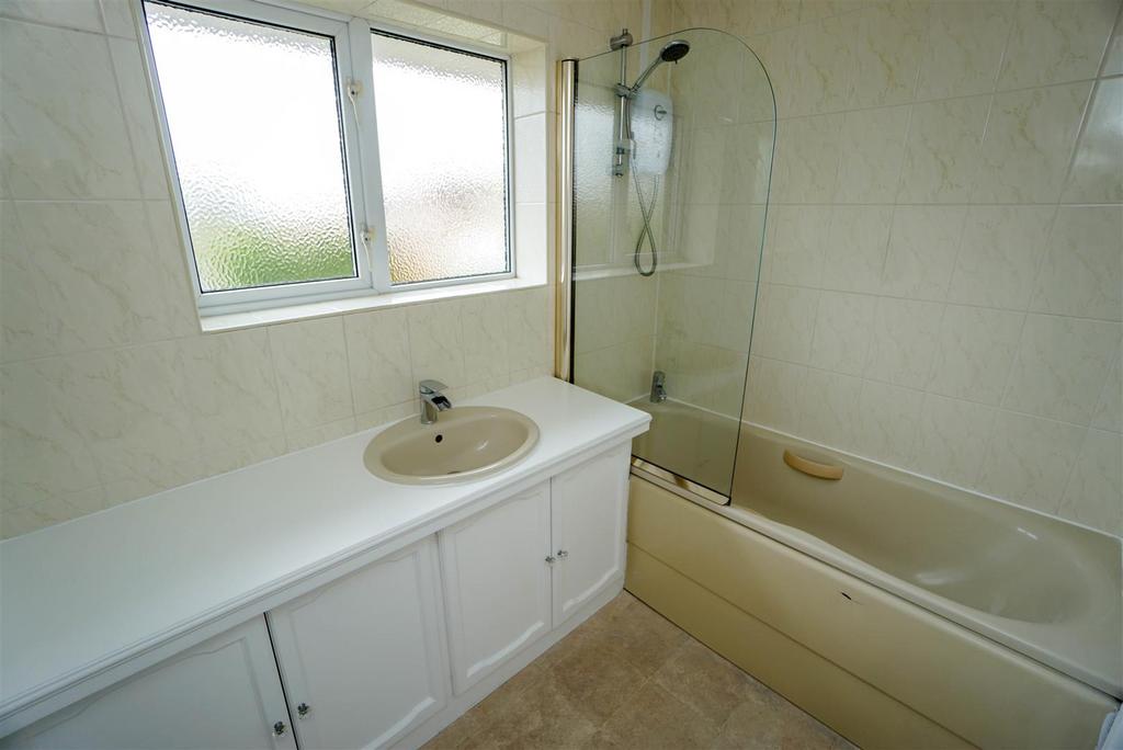 BATHROOM (1 of 1).jpg