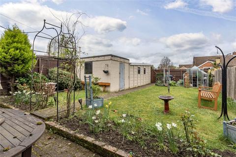 19 Engliff Lane, Woking, GU22 8SU