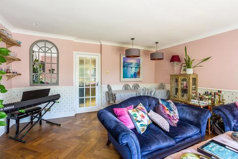 3 bedroom flat for sale, Inglis Road, Ealing Common, Ealing, W5